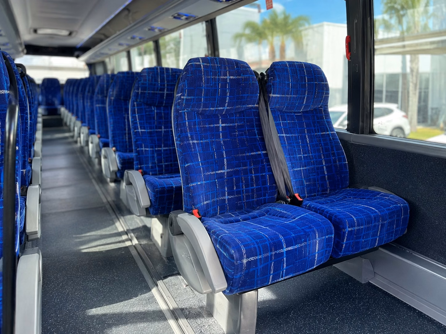 charter buses to pinnacle bank arena events